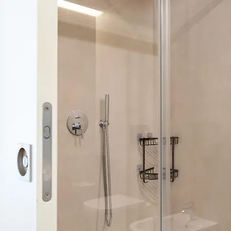 Renovato Premium - Private Garage Appartement