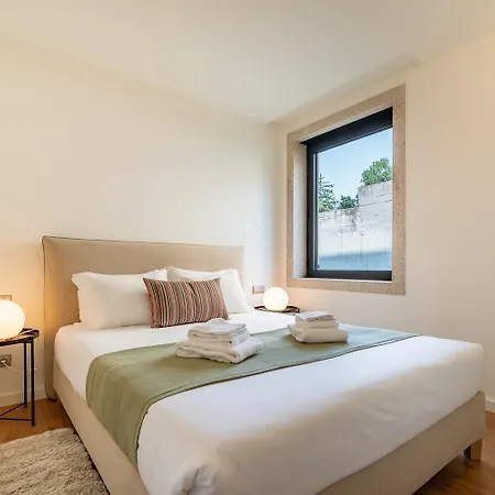 Renovato Premium - Private Garage Appartement
