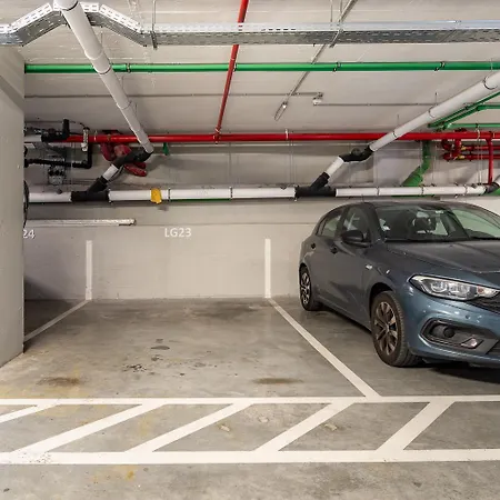 Renovato Premium - Private Garage